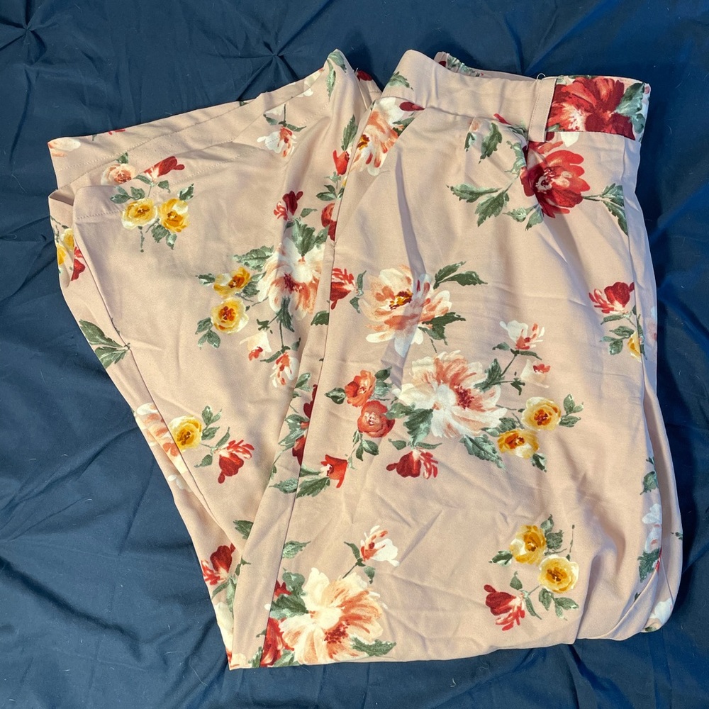 Super Cute Torrid Floral Wide Leg Pants (Size 1)